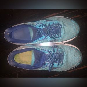 Mizuno womens teal running shoes size 8.5